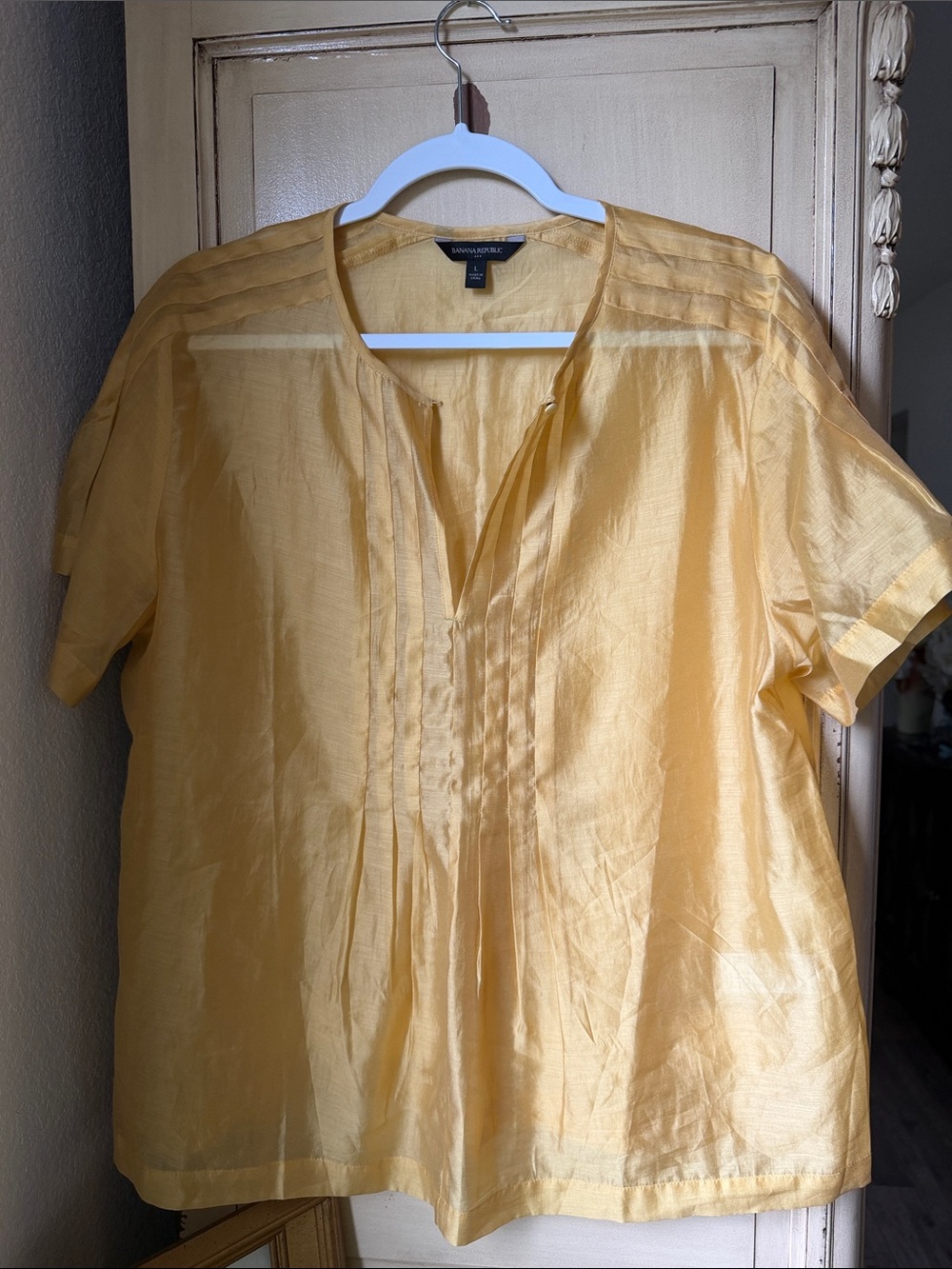 Banana Republic Yellow V-Slit Short Sleeve Blouse - Picture 3 of 5
